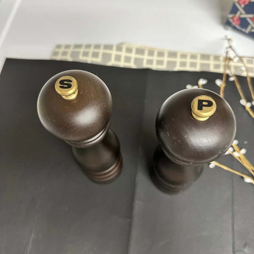 Peugeot Paris U'Select Salt‎ and Pepper mills in Chocolate finish beech wood